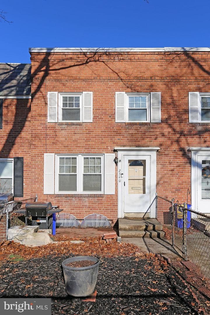 2340 Berryhill Street photo 1