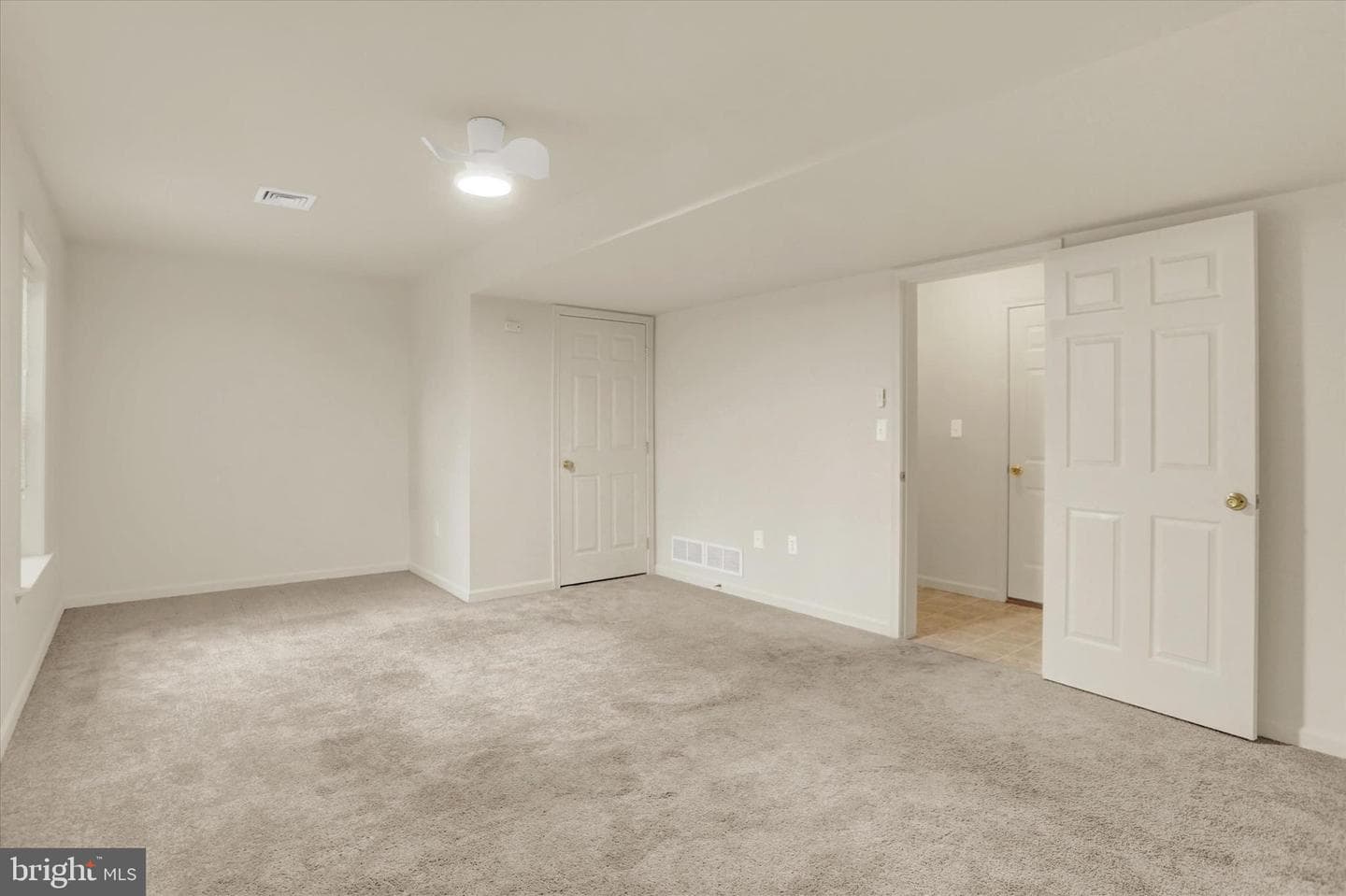 9089 Joyce Lane photo 12