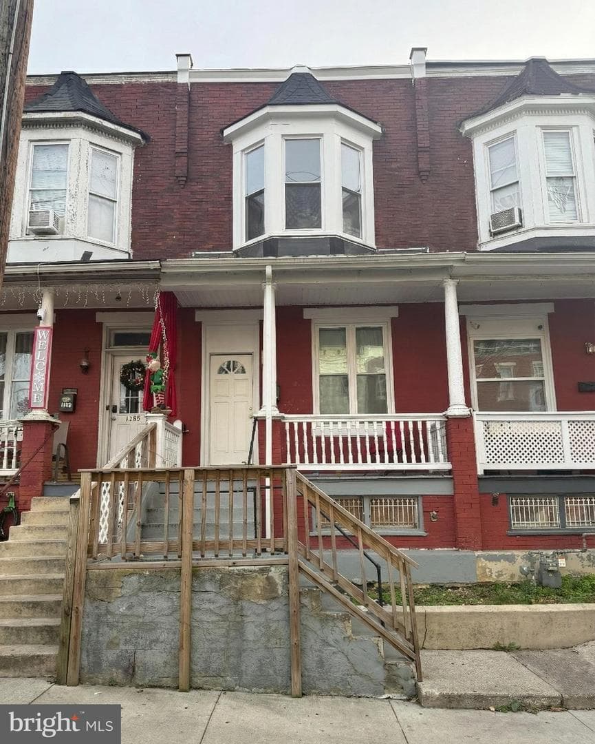 1153 Derry Street photo 2