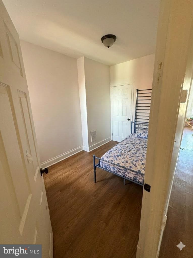 1153 Derry Street photo 8