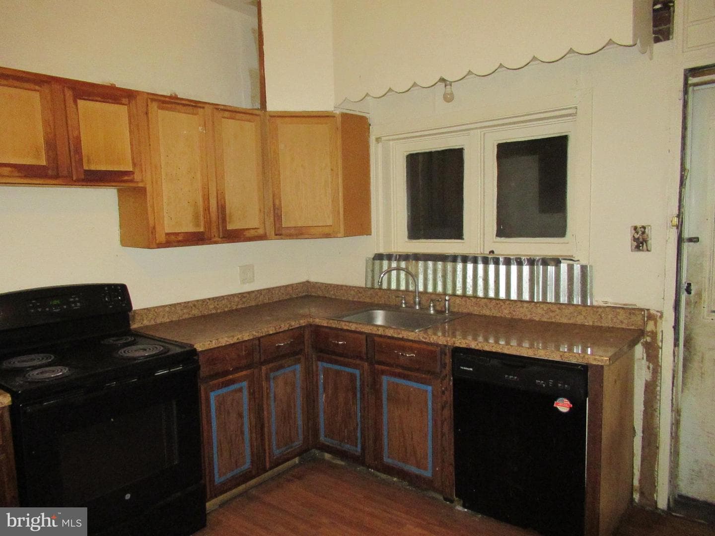 1525 Penn Street photo 2