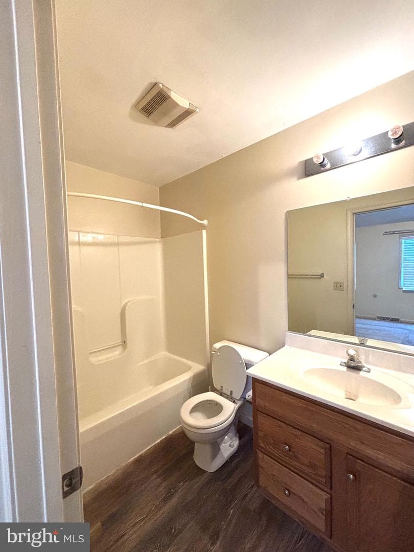 7225 Capital Drive photo 10