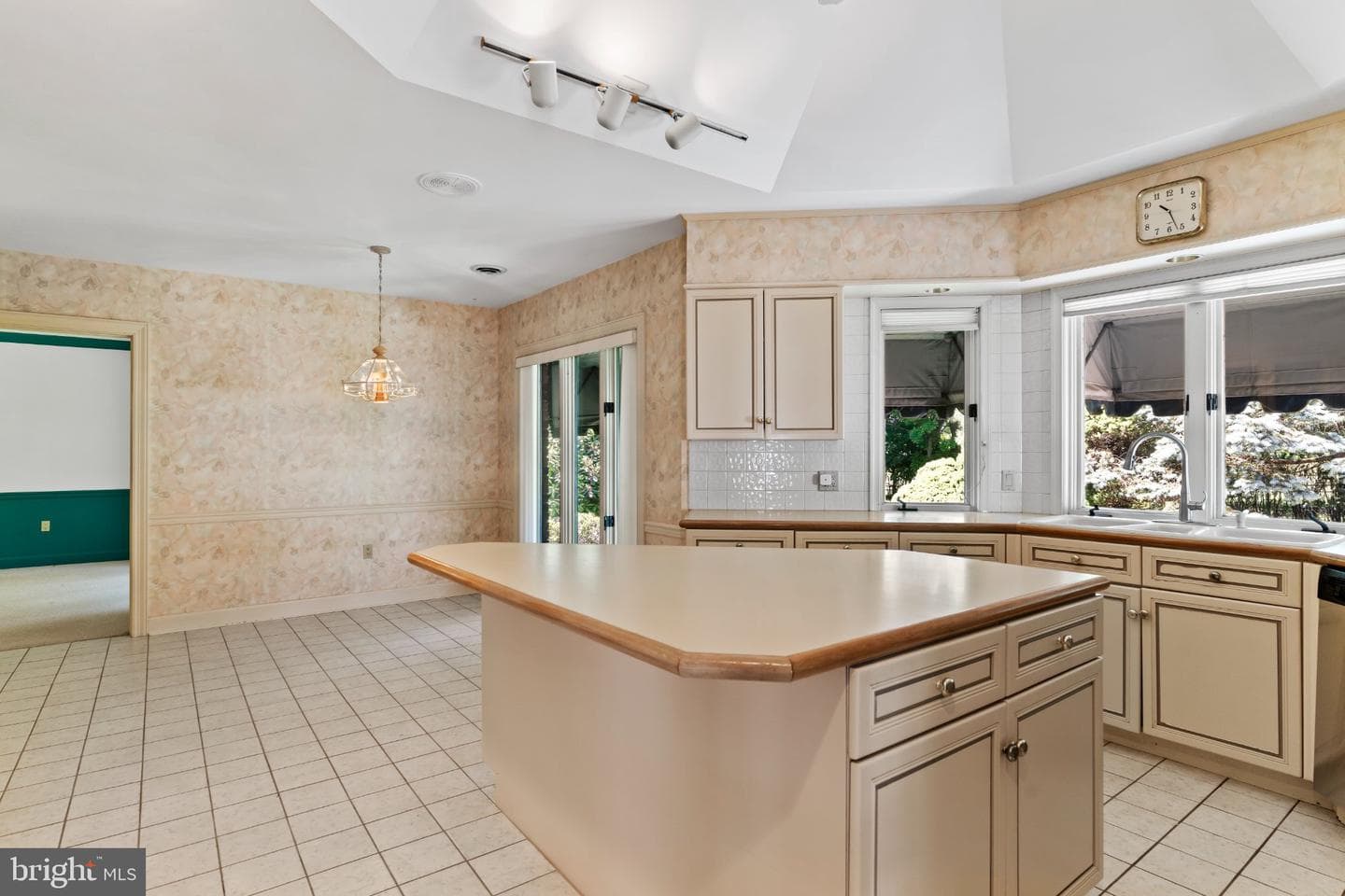 4069 W Tilden Road photo 14