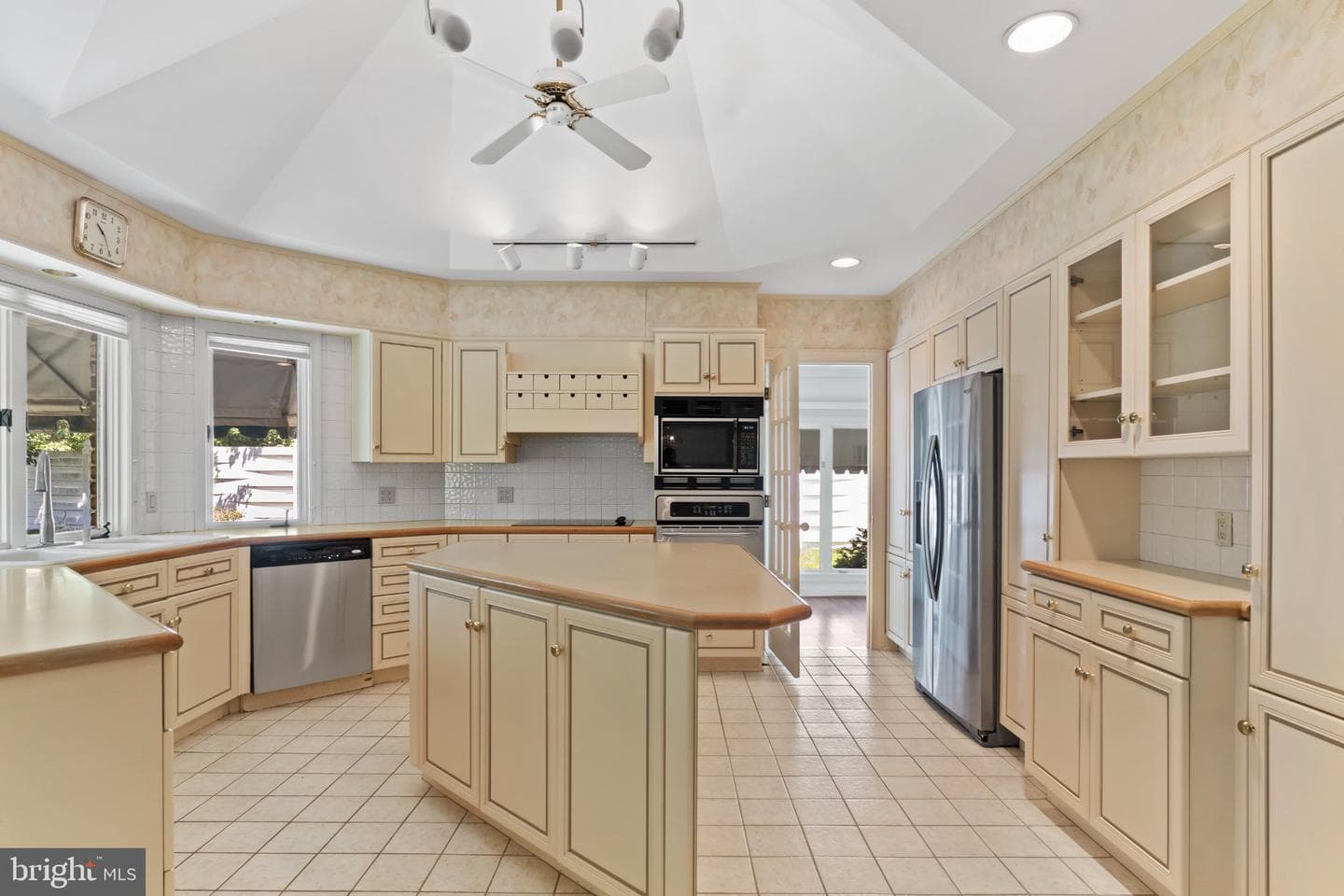 4069 W Tilden Road photo 16