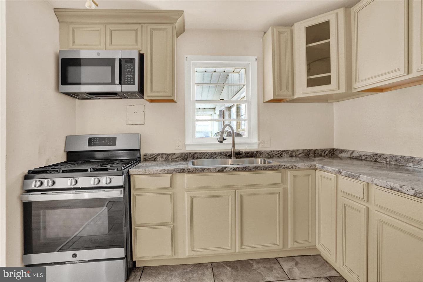 1271 3rd Street photo 13