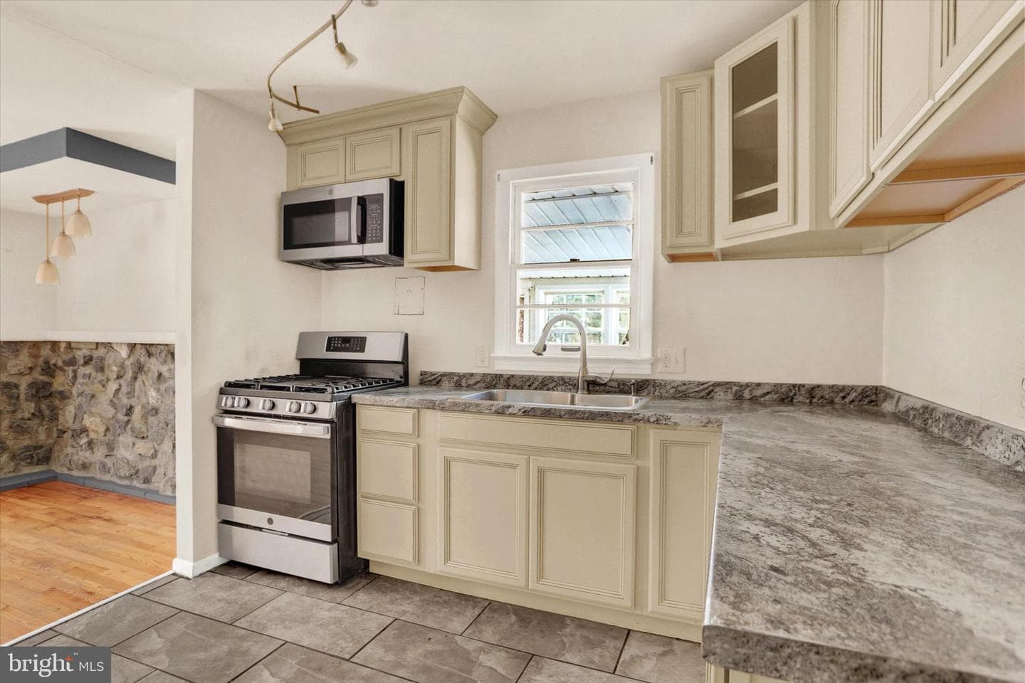 1271 3rd Street photo 14