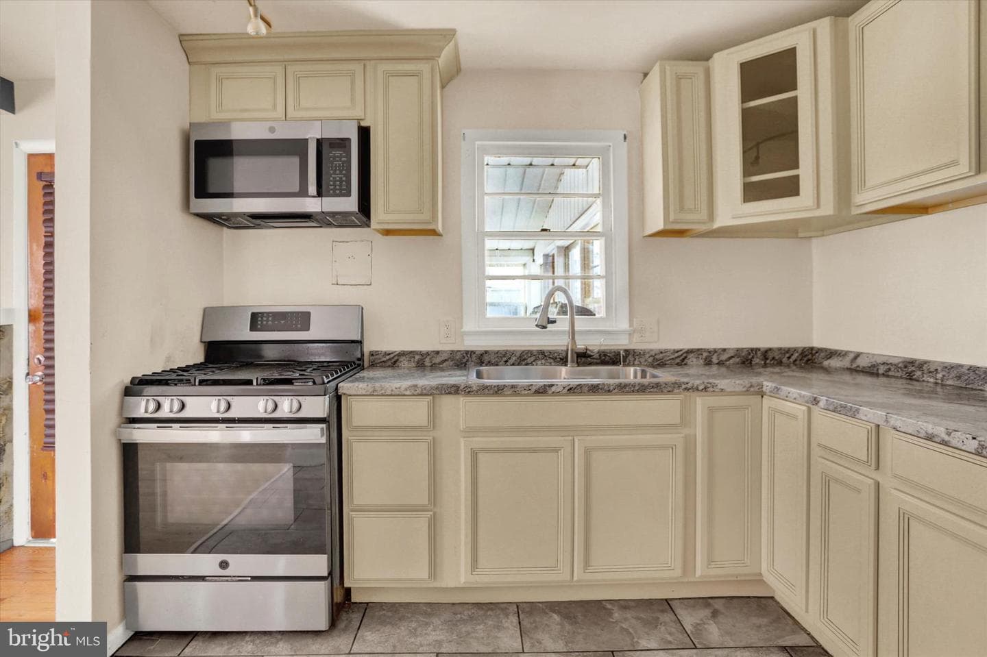 1271 3rd Street photo 15