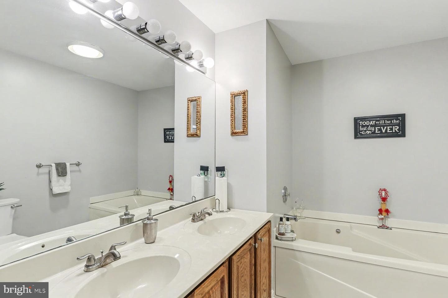 2704 Gateway Court photo 14