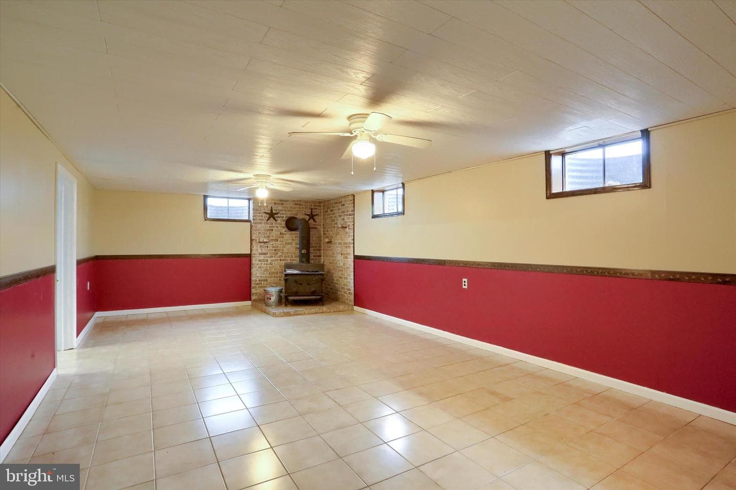 7194 Catherine Drive photo 18