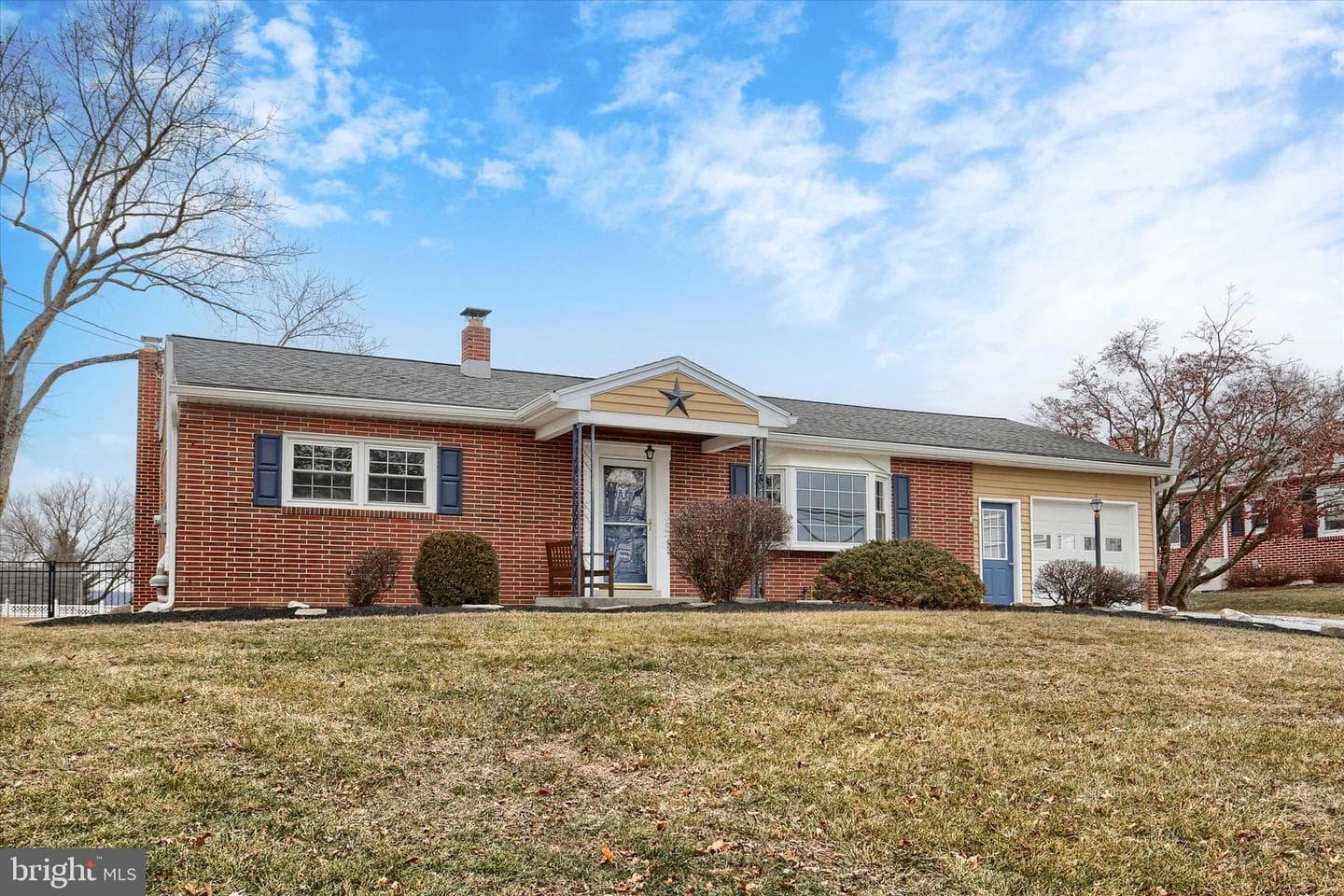 7194 Catherine Drive photo 2