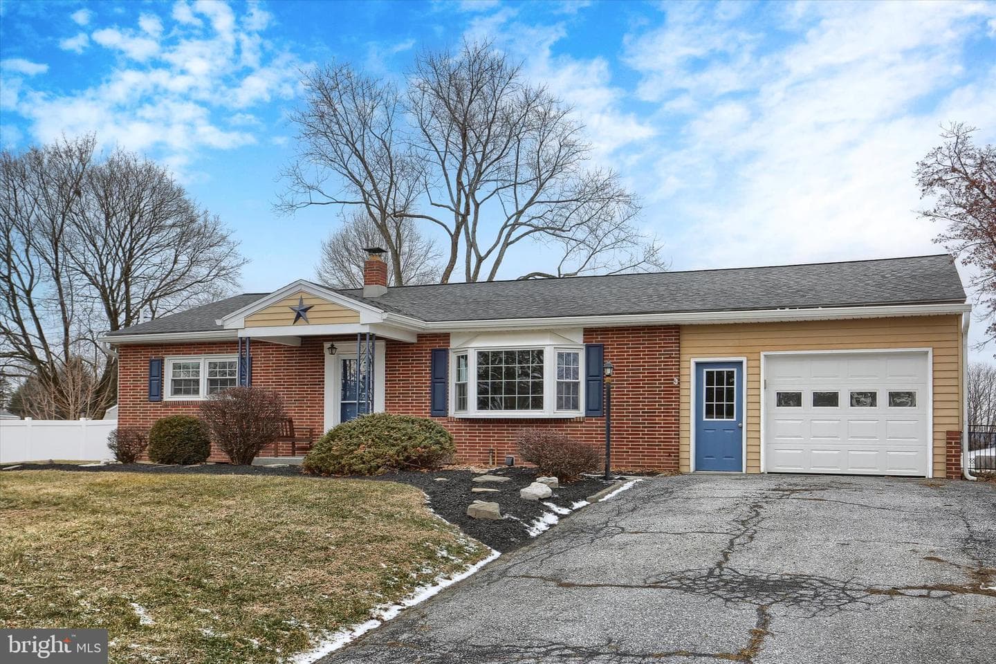 7194 Catherine Drive photo 3