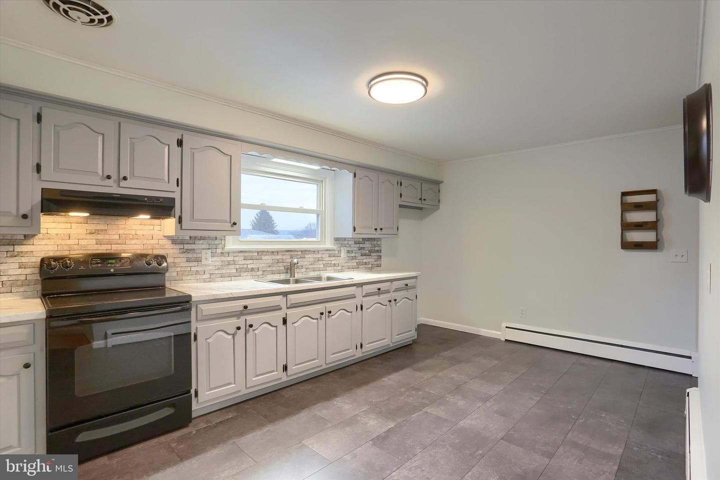 7194 Catherine Drive photo 7