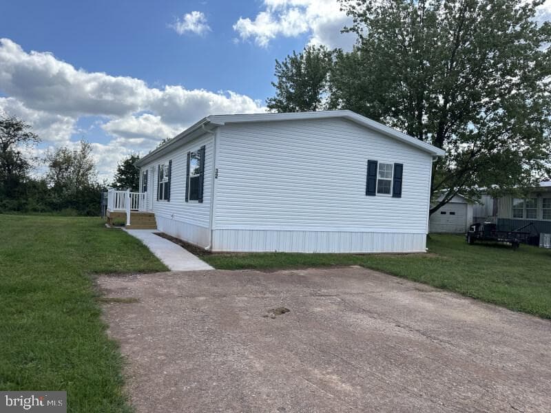 32 Rose Avenue photo 16