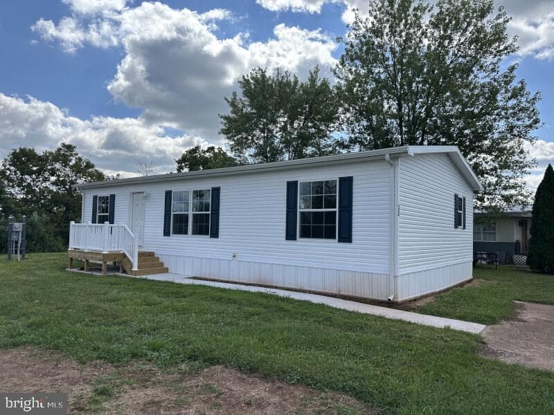 32 Rose Avenue photo 3