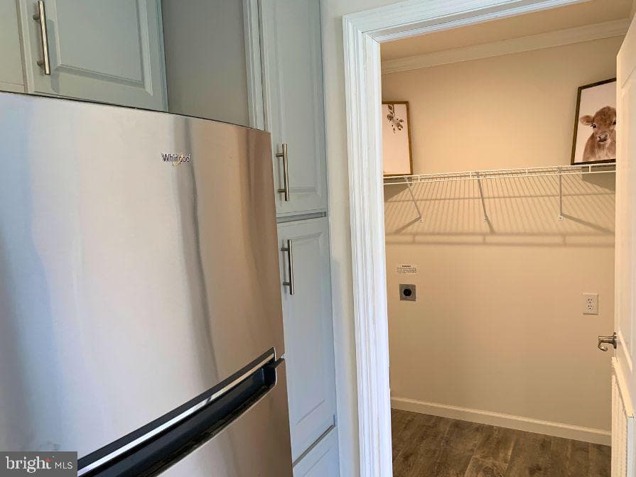 32 Rose Avenue photo 7