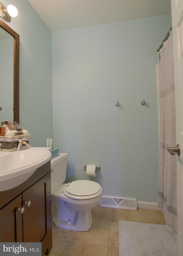 606 Showers Street photo 29
