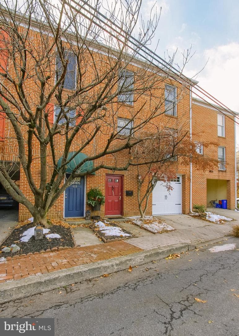 606 Showers Street photo 3
