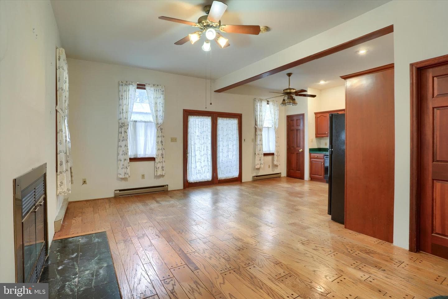 301 Swan Street photo 16