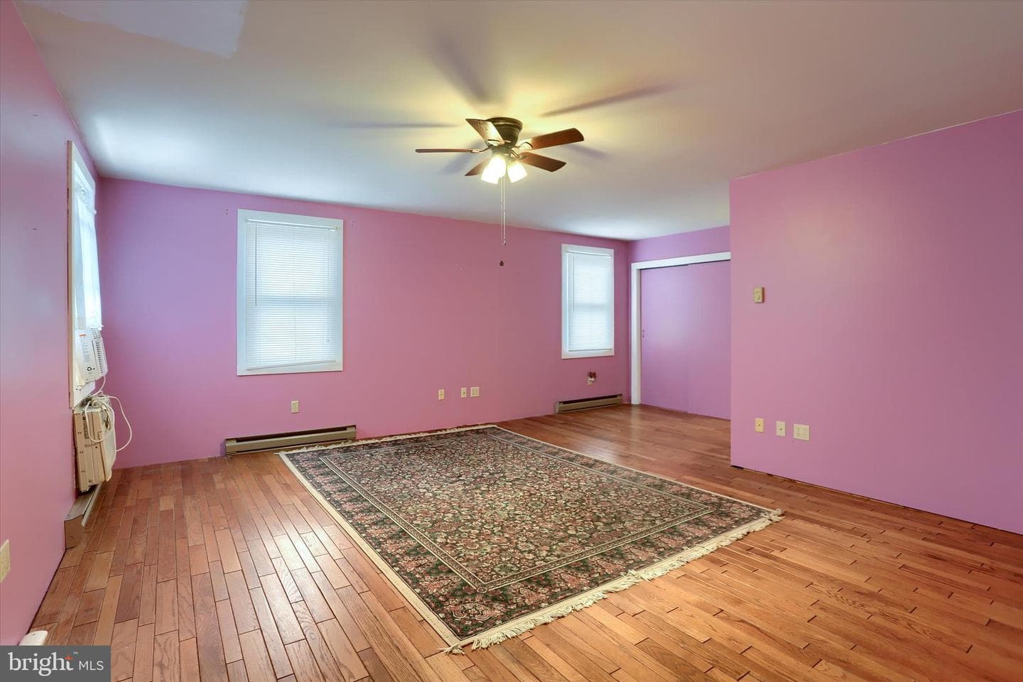 301 Swan Street photo 25