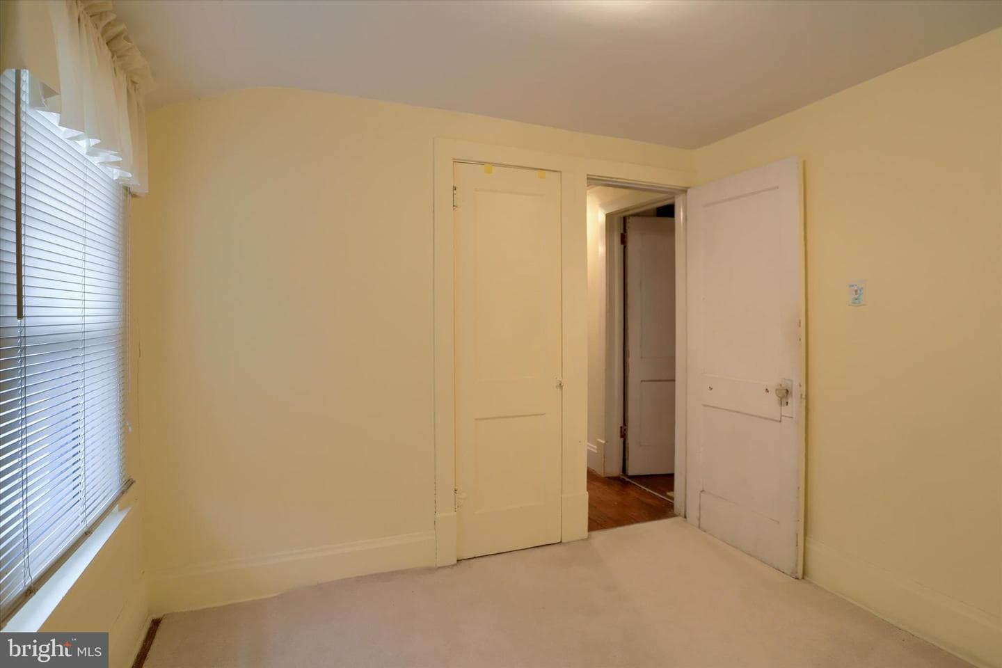301 Swan Street photo 37