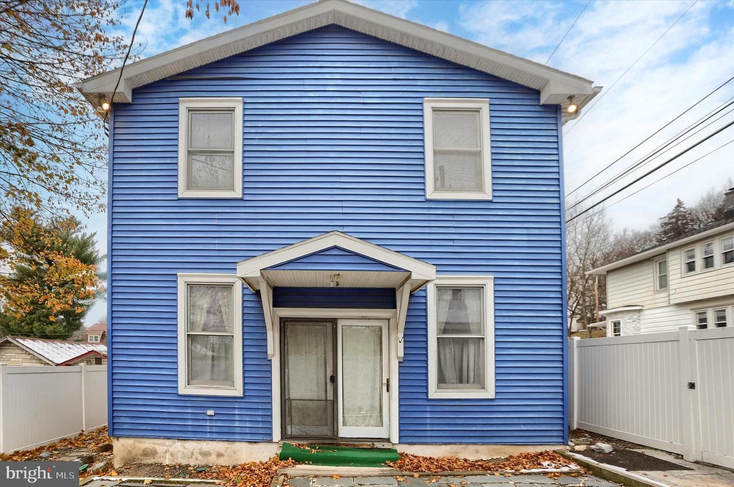 301 Swan Street photo 47