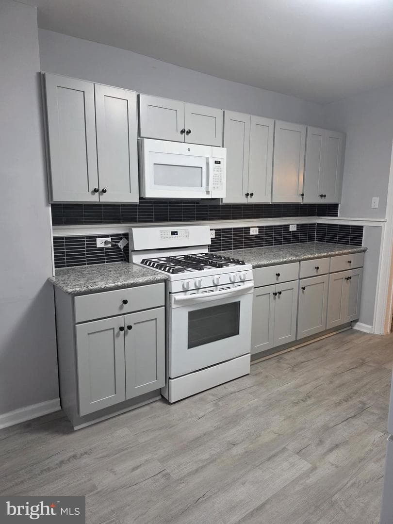 327 Lincoln Street photo 6