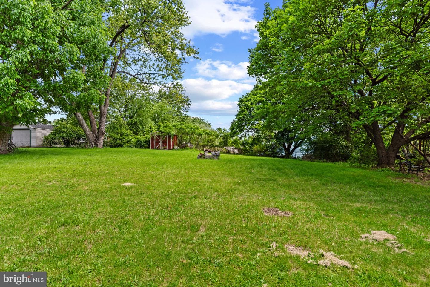 201 Village Road photo 28