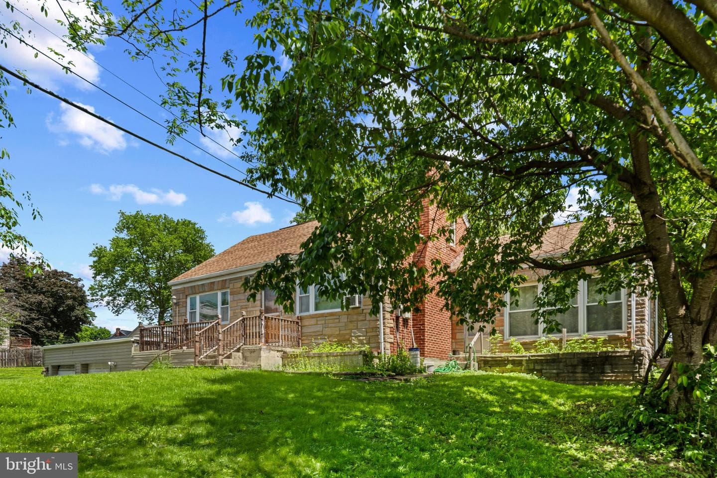 201 Village Road photo 3