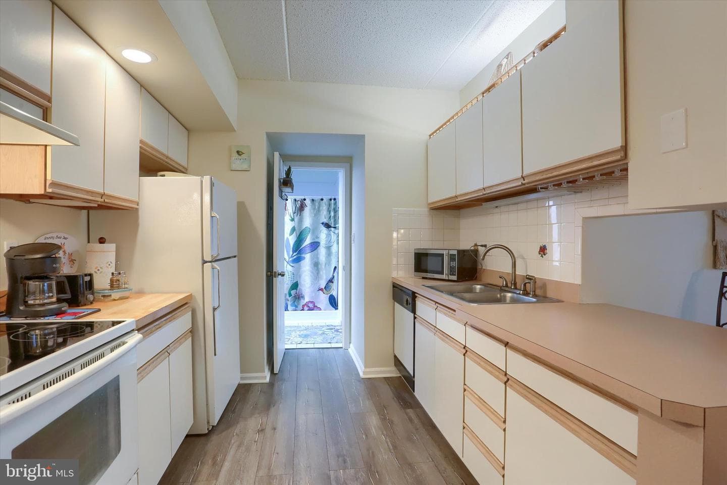905 Cherrington Drive photo 12