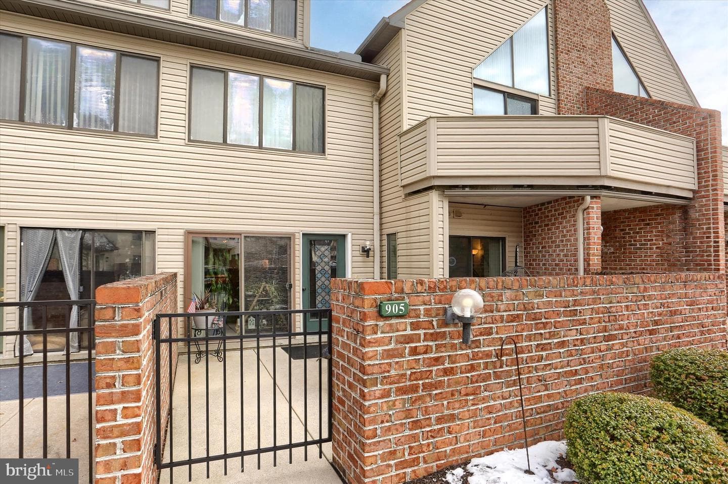 905 Cherrington Drive photo 3
