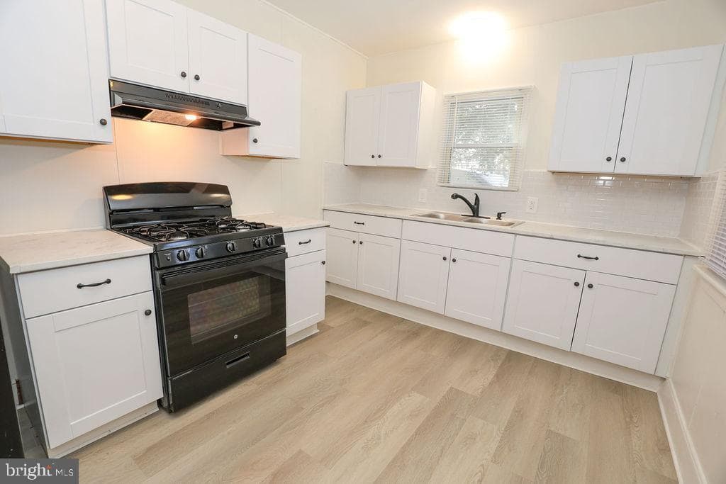 914 Norwood Street photo 9
