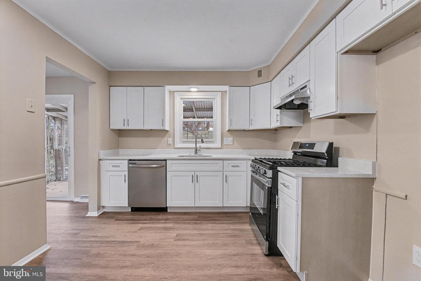 404 Erdman Drive photo 3