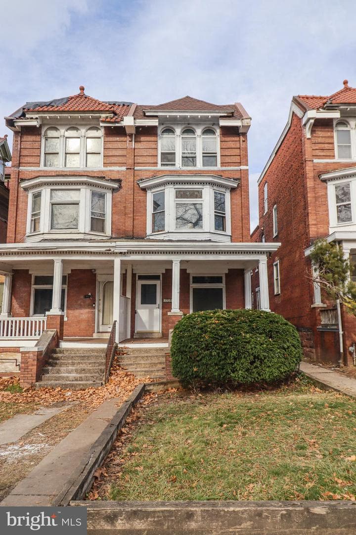 1708 State Street photo 2
