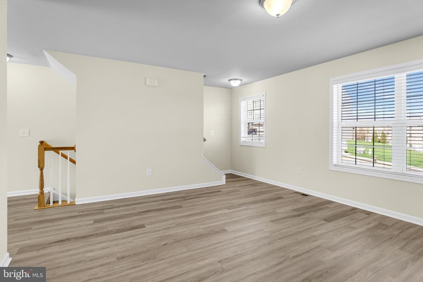 727 Gregs Drive photo 10