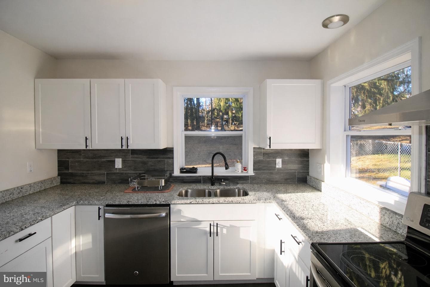 416 N Duke Street photo 9