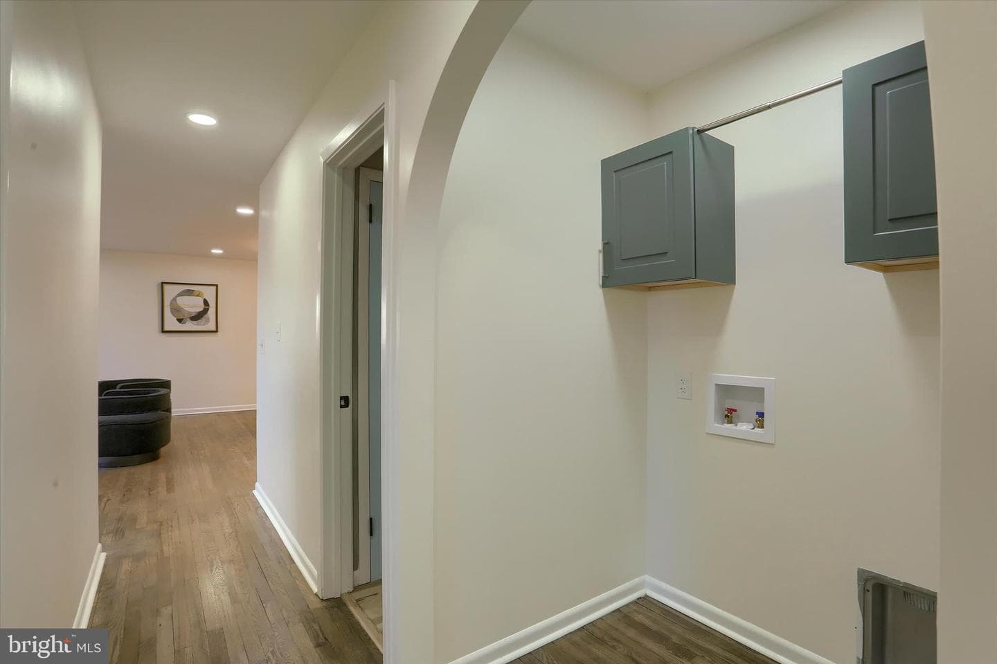 516 Roxbury Drive photo 24