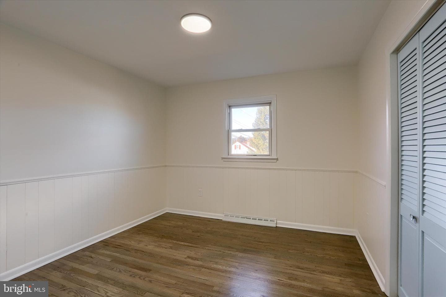 516 Roxbury Drive photo 25