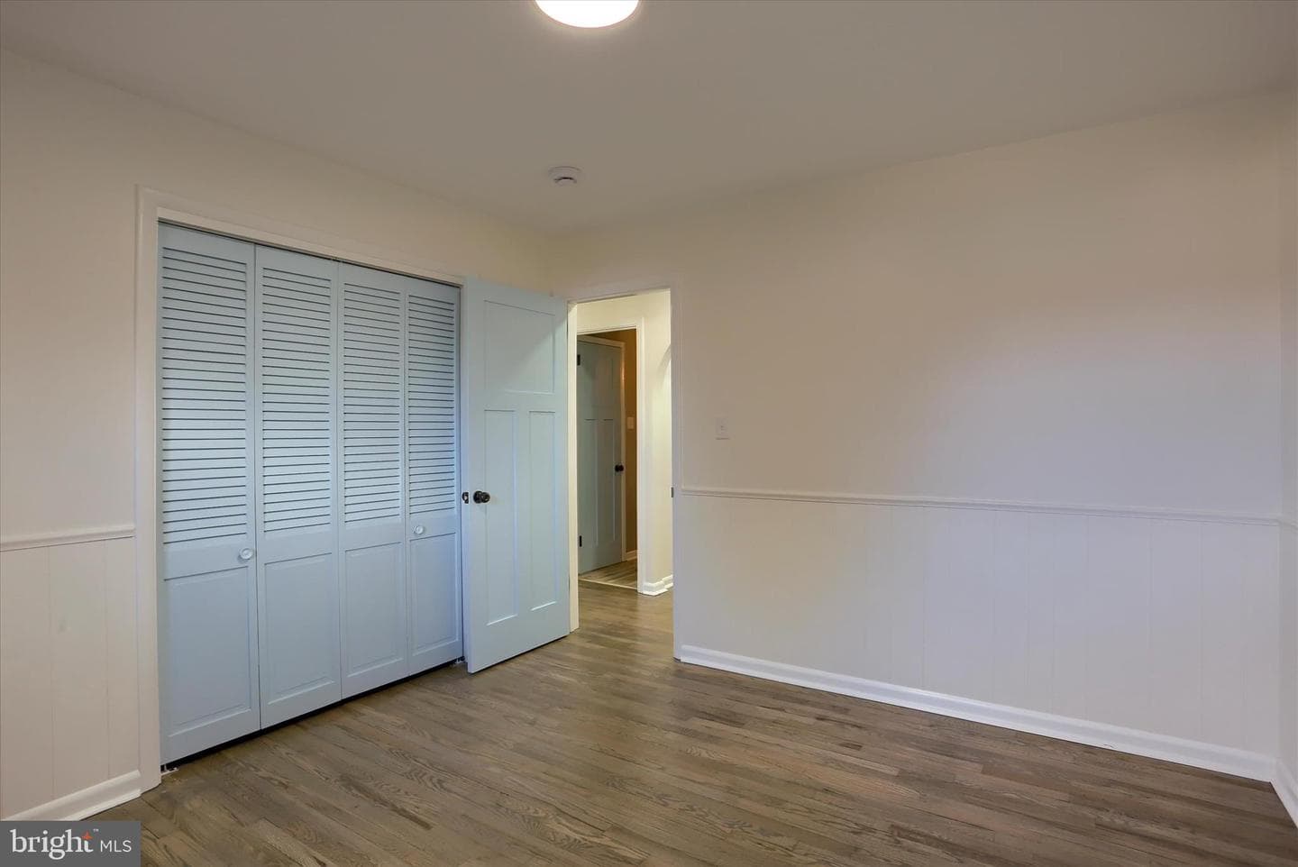 516 Roxbury Drive photo 26