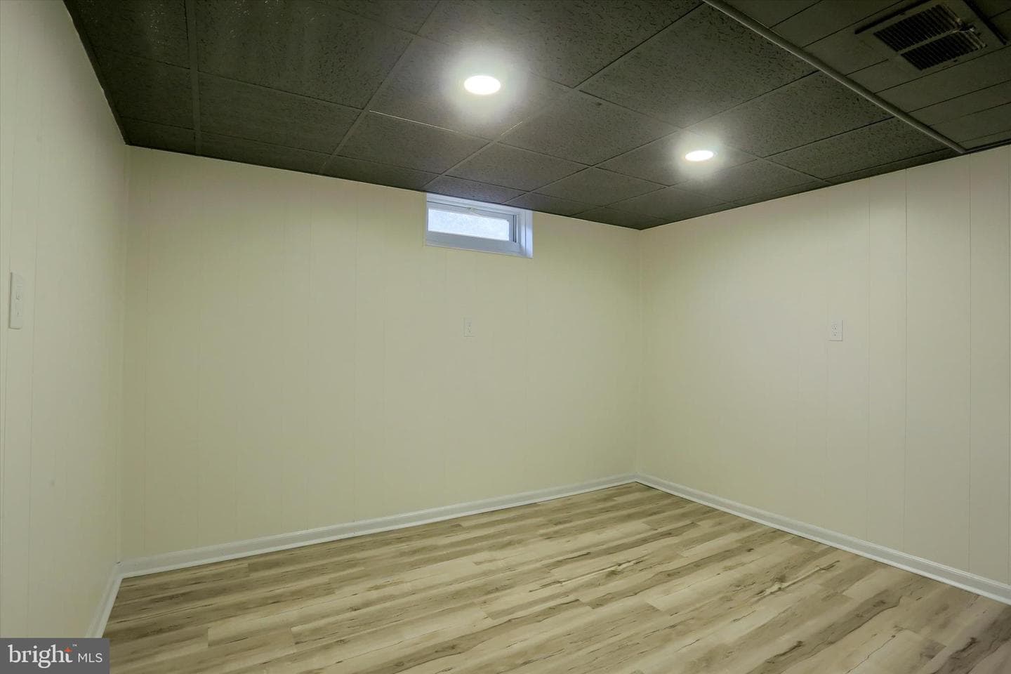 516 Roxbury Drive photo 30