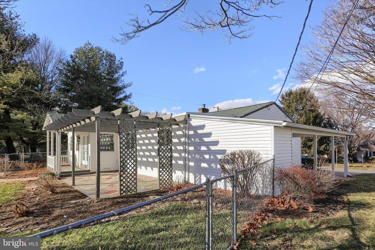 516 Roxbury Drive photo 36