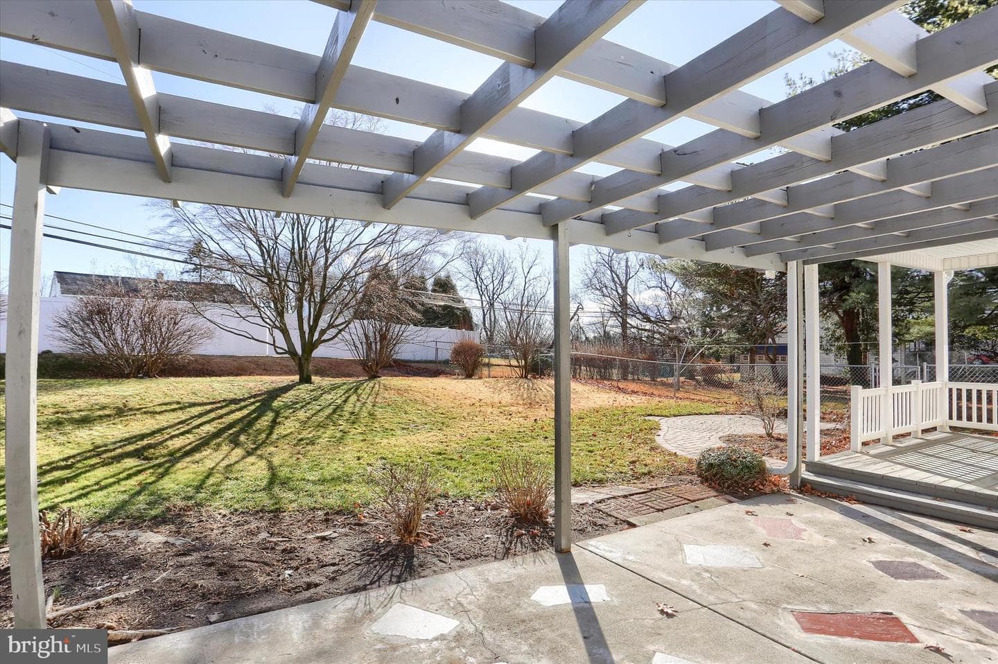 516 Roxbury Drive photo 39