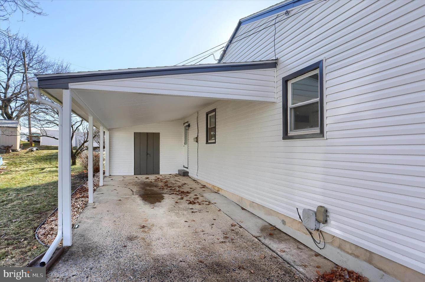 516 Roxbury Drive photo 42