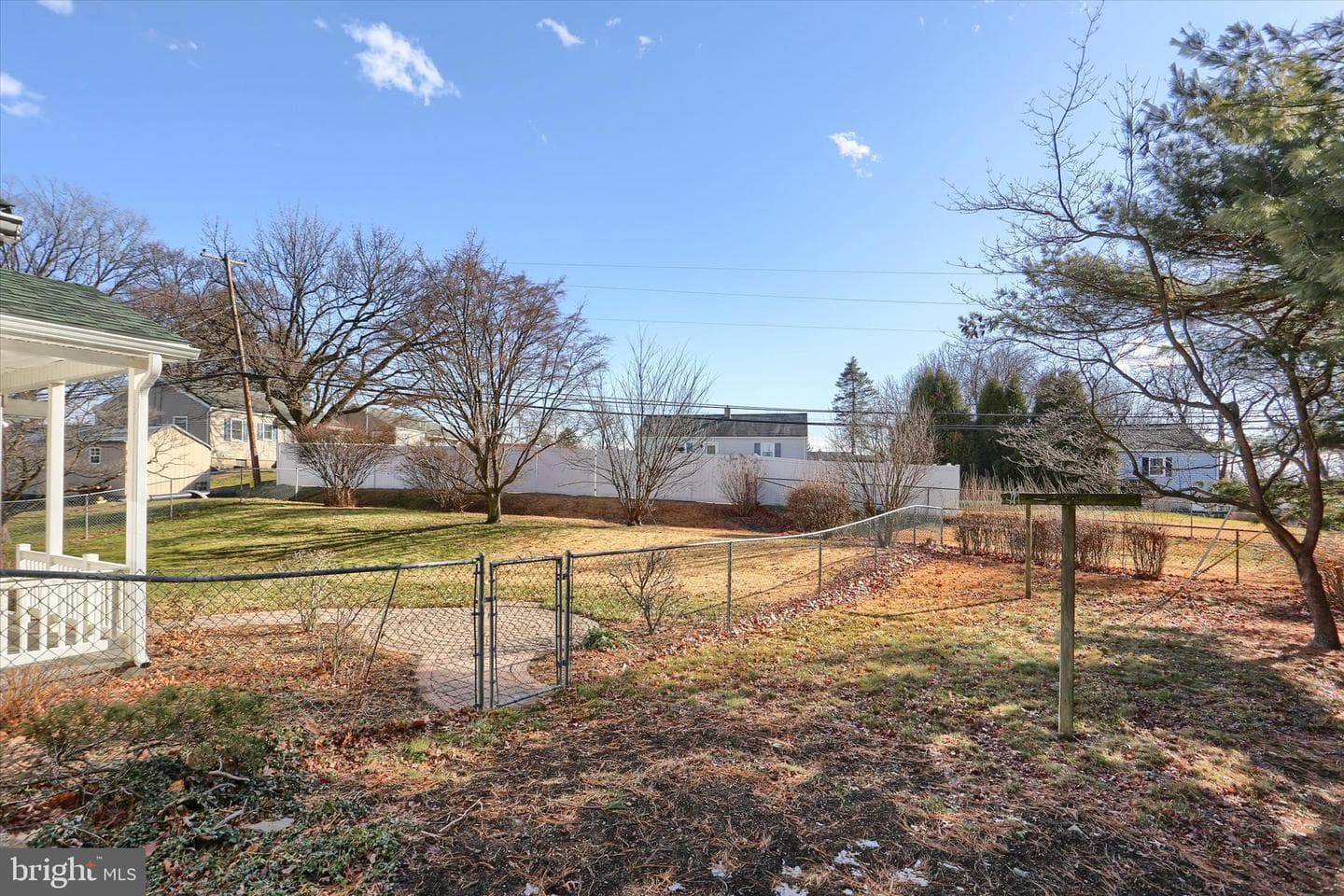516 Roxbury Drive photo 43