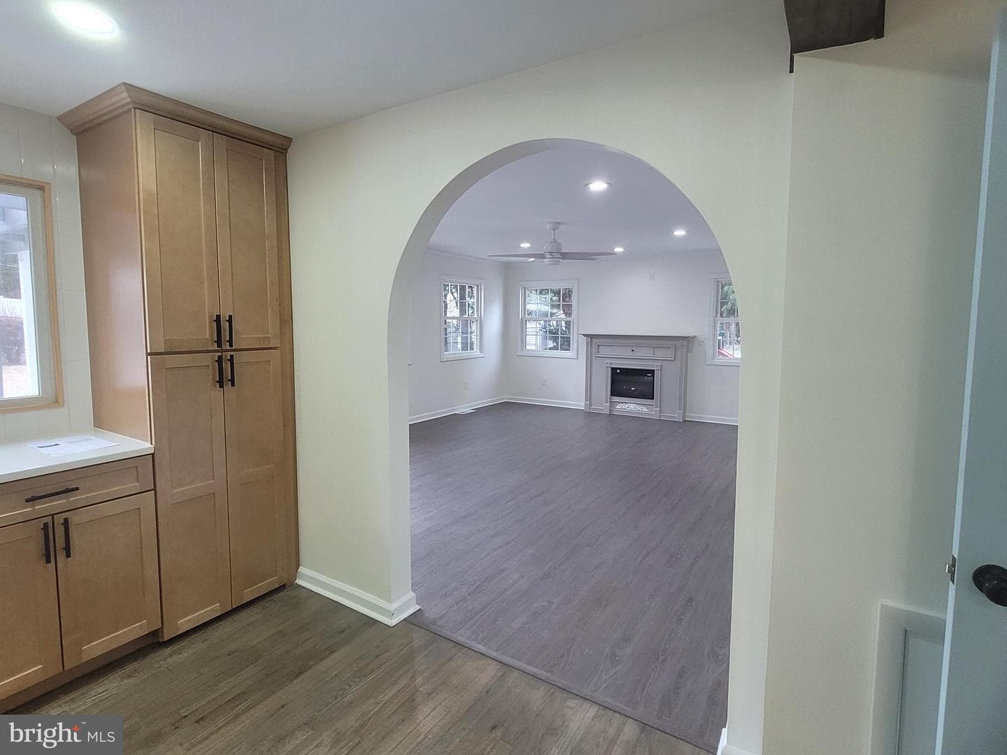 516 Roxbury Drive photo 44