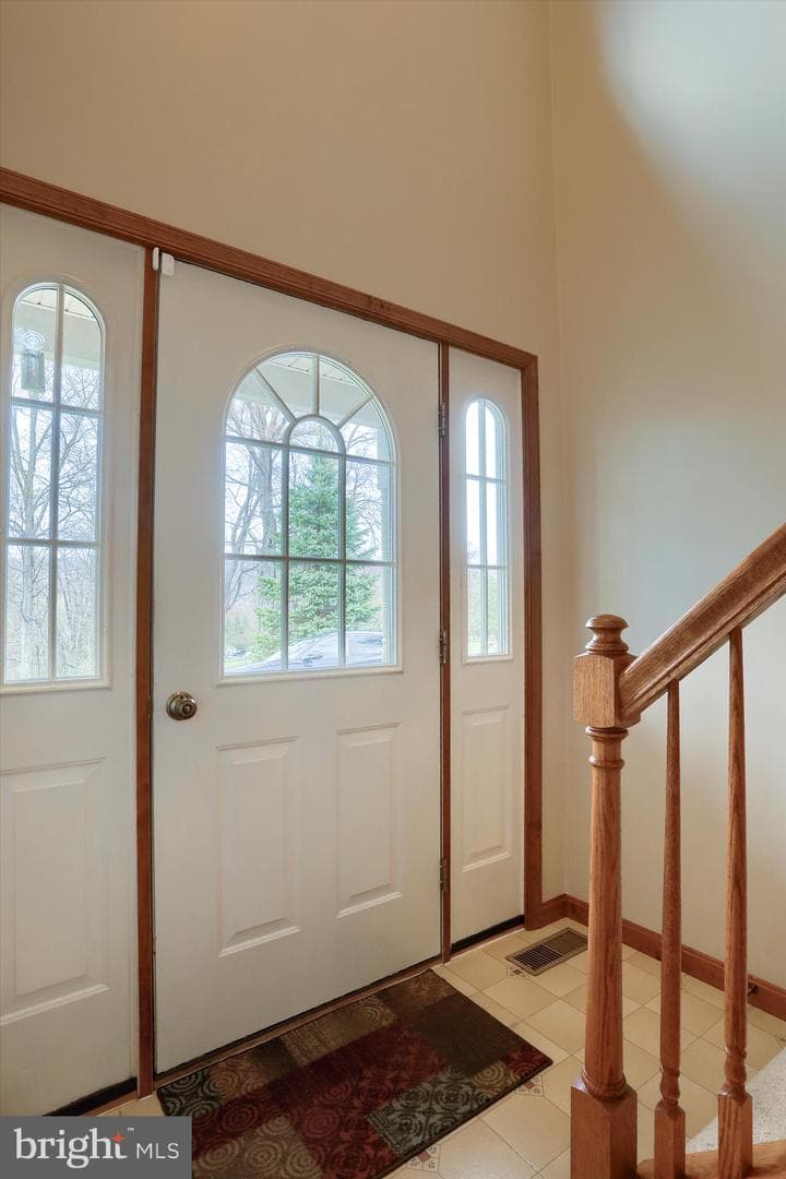 615 Singer Lane photo 4