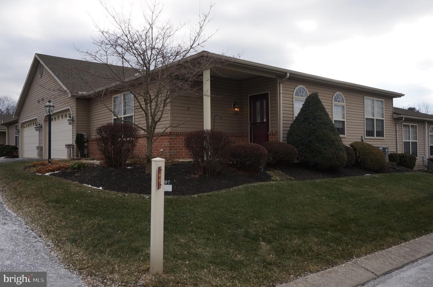 197 Meadowview Drive photo 1