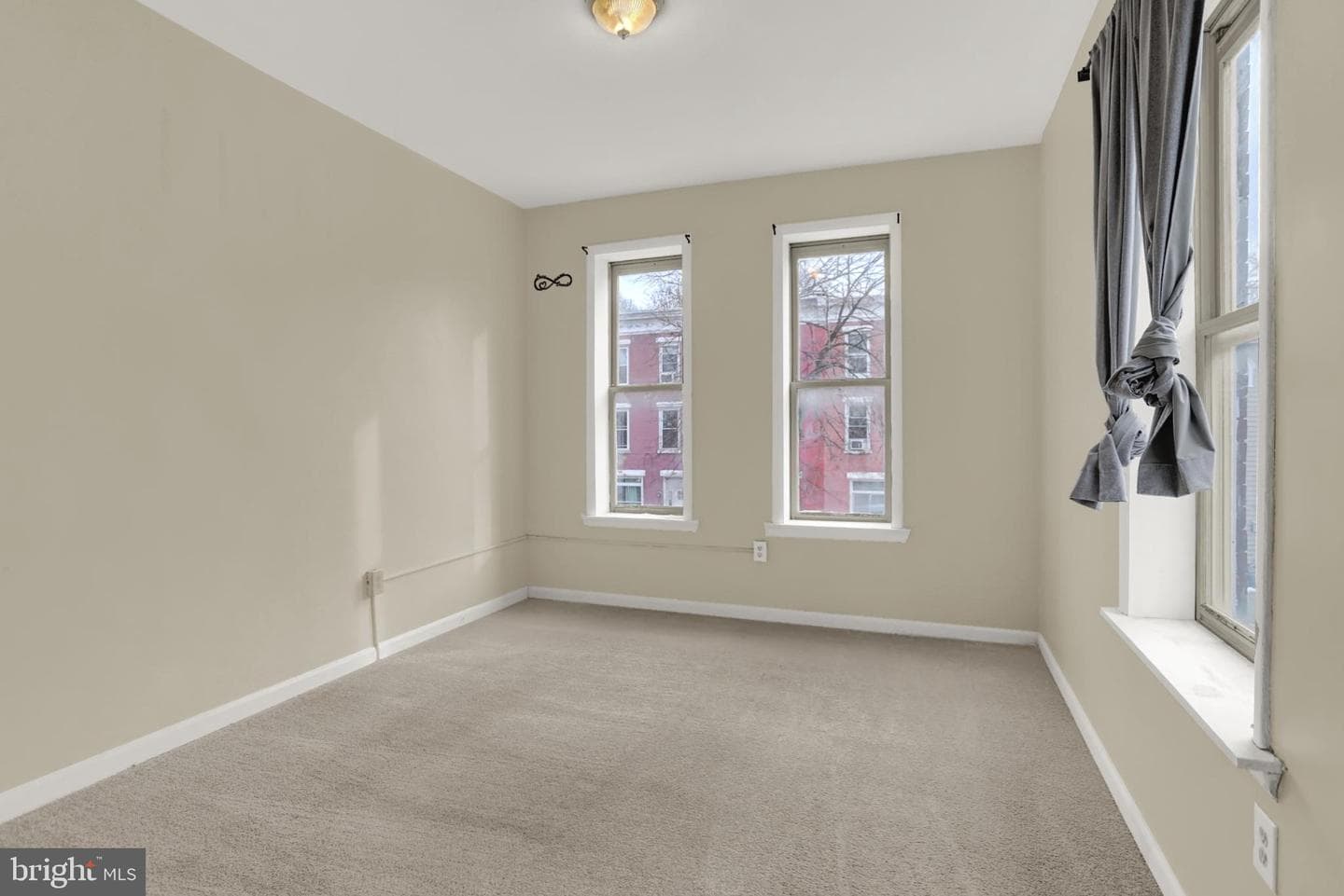 518 Emerald Street photo 10