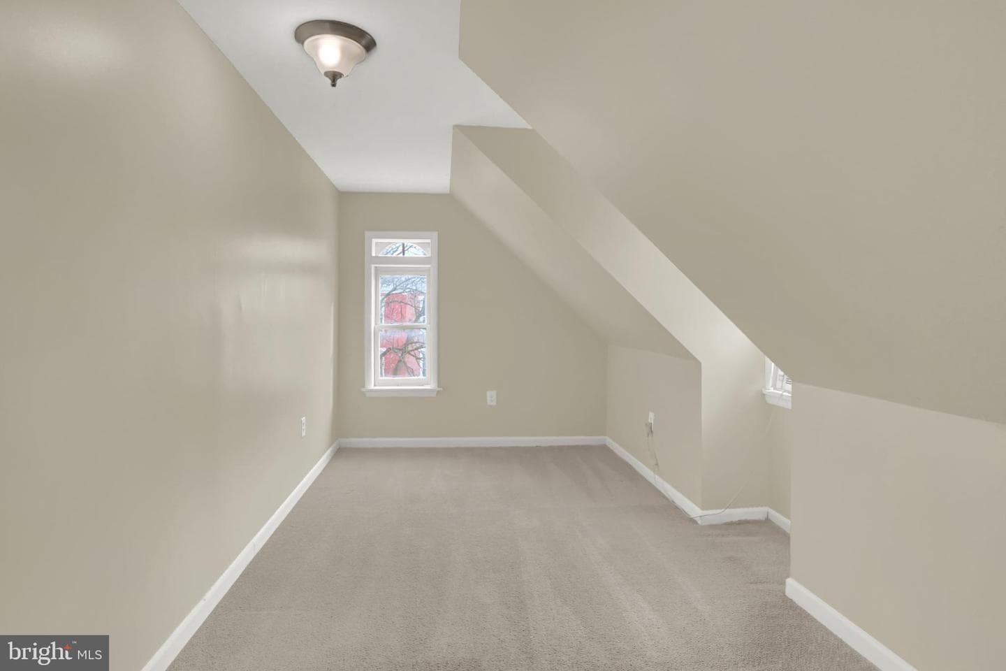 518 Emerald Street photo 24