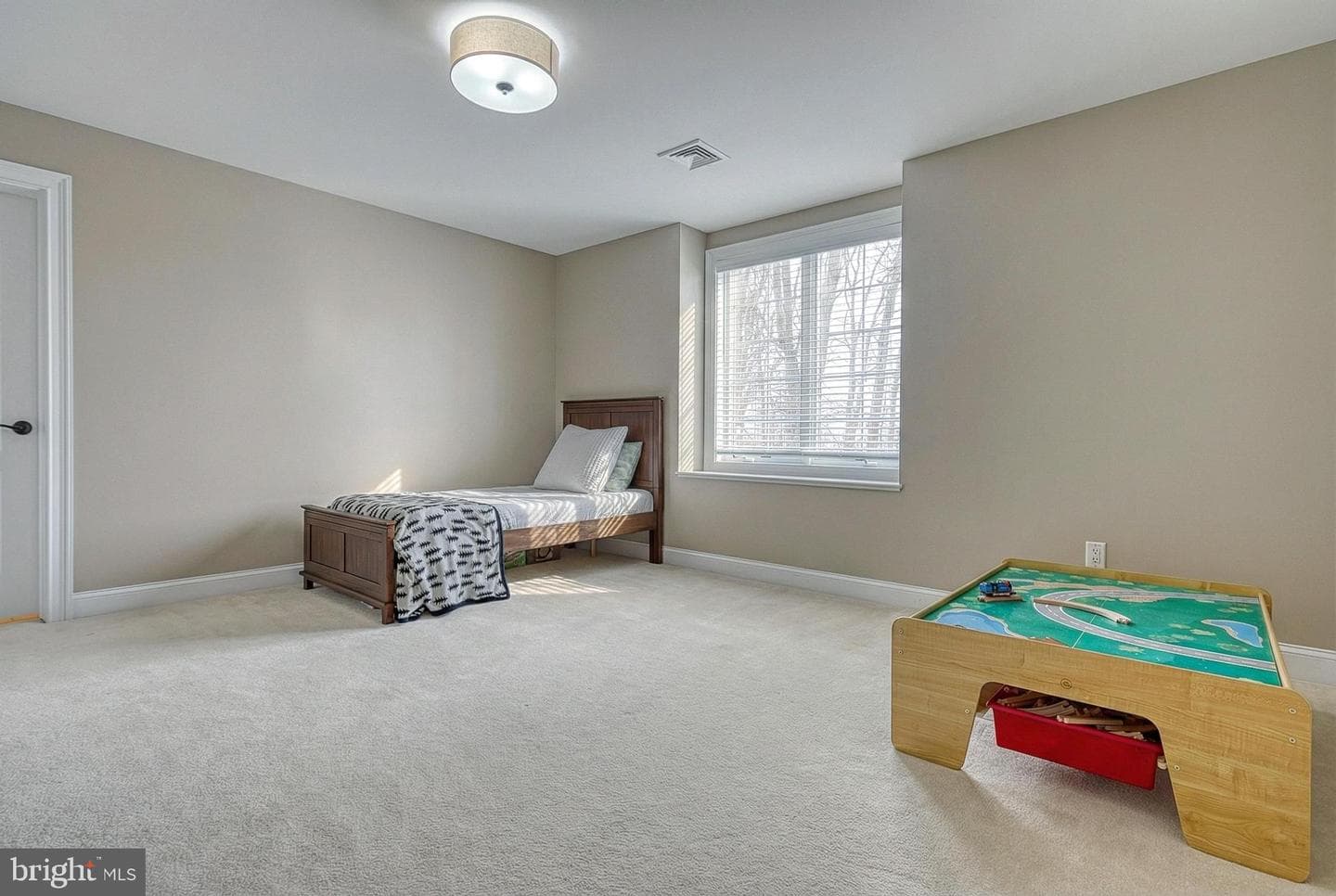 624 Carrington Court photo 40