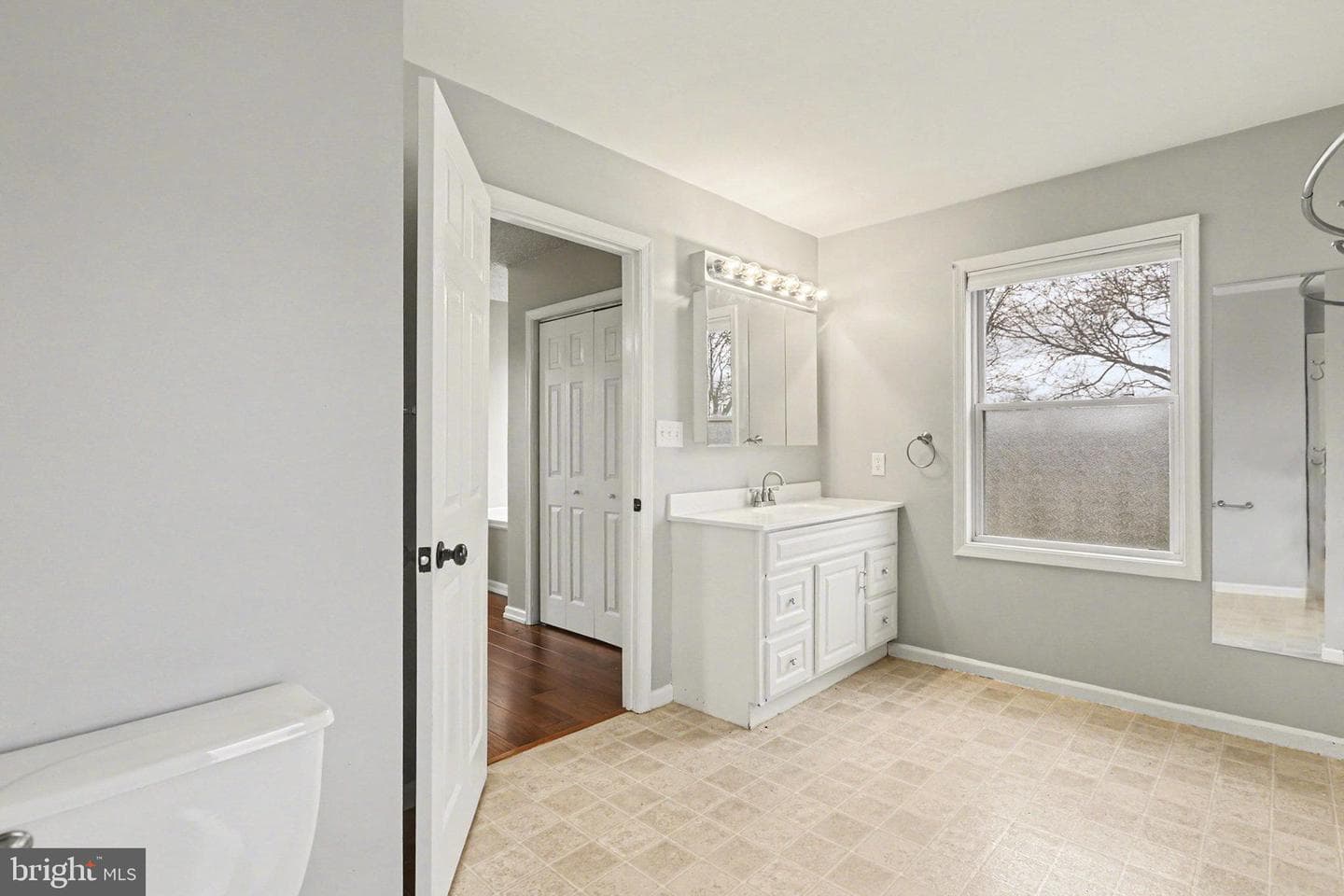 221 N Duke Street photo 17